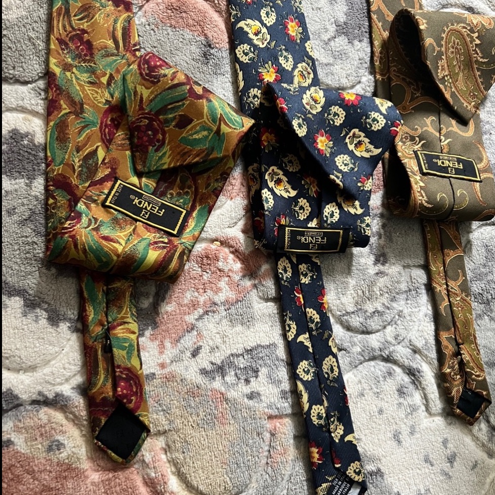 Fendi Ties Twilly  Can Be Used As